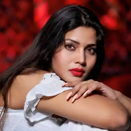 Komal Ruthala Photo